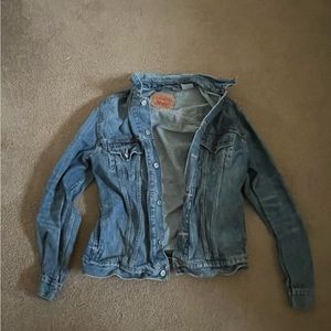 Levis large, medium wash, jean jacket
